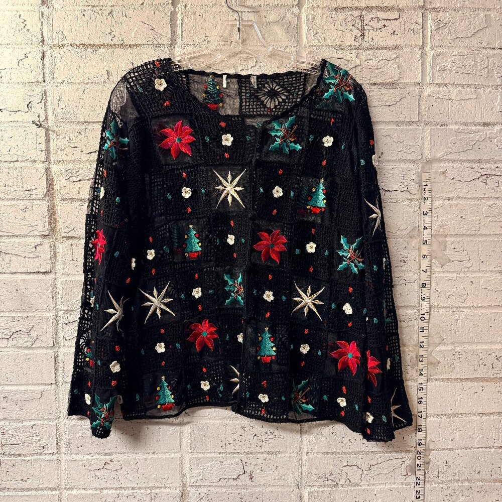 Vintage Embroidered Crochet Christmas Blouse – Festive Holiday Top